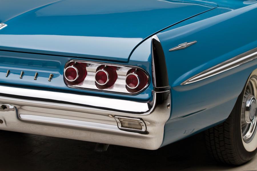 Детали экстерьера Pontiac Bonneville Convertible (2867) 1961 года  (фото 46 из 59)